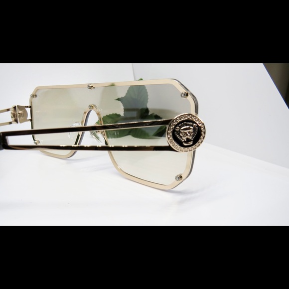 Oversized Sunglasses - Picture 15 of 15